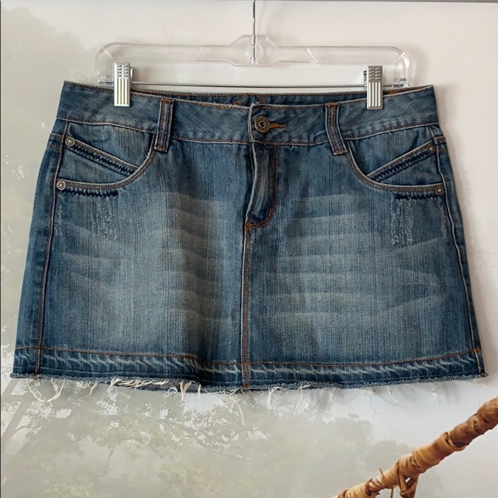 Gap Distressed  Jean Skirt 💙✔️